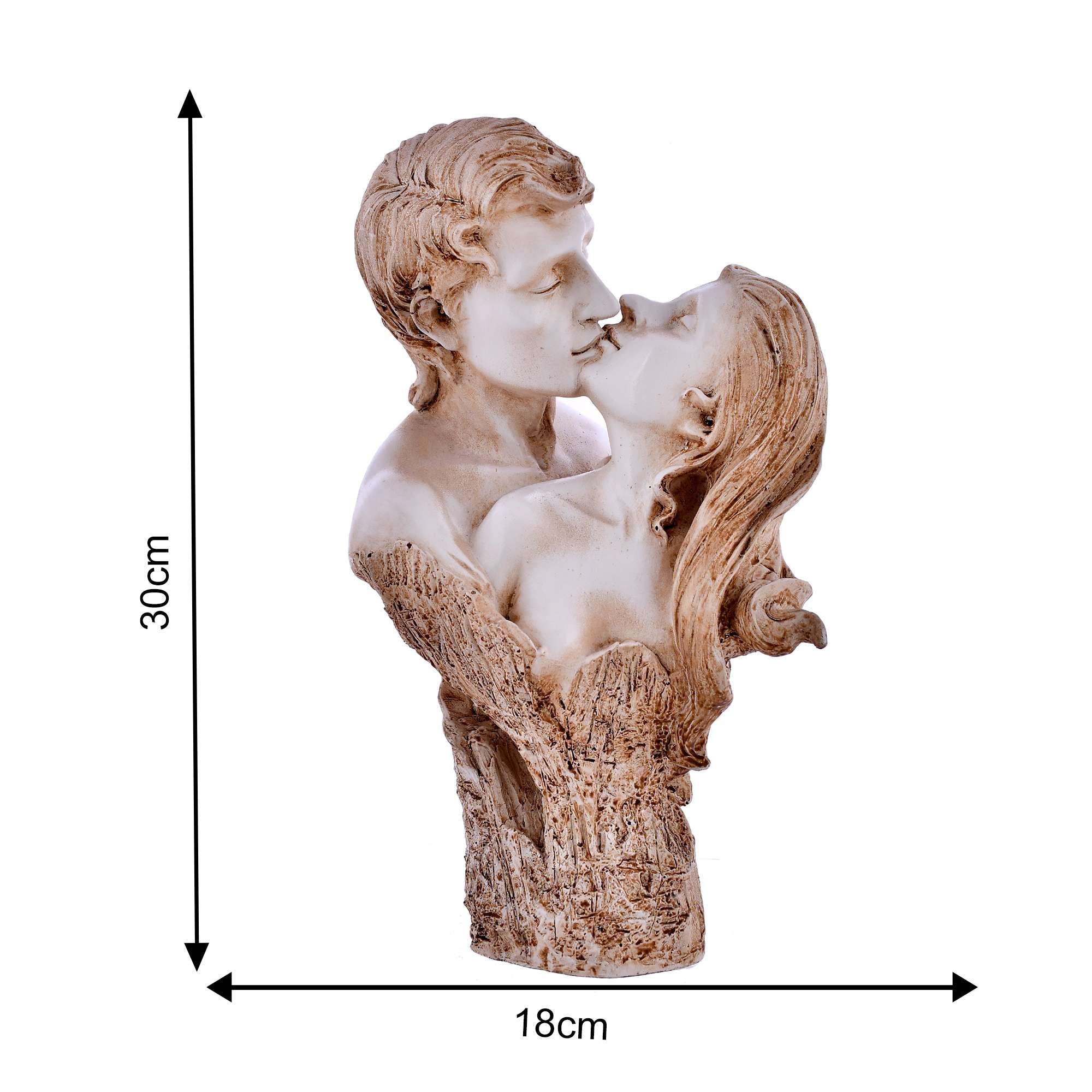 COUPLE STATUE