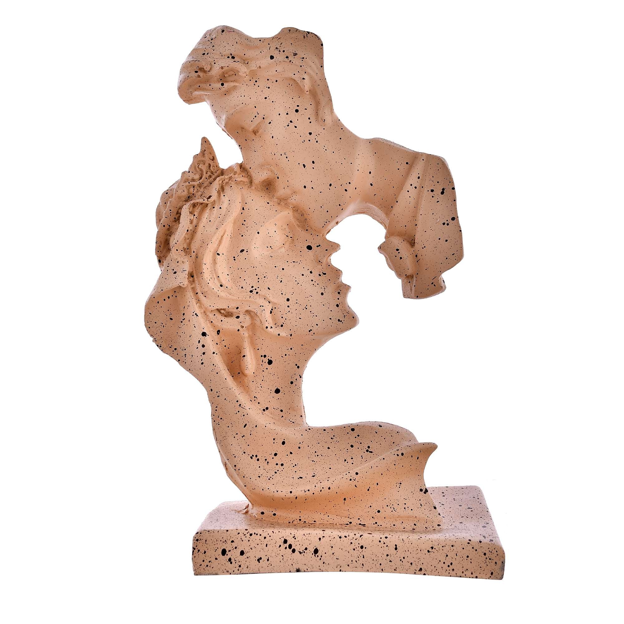 COUPLE STATUE