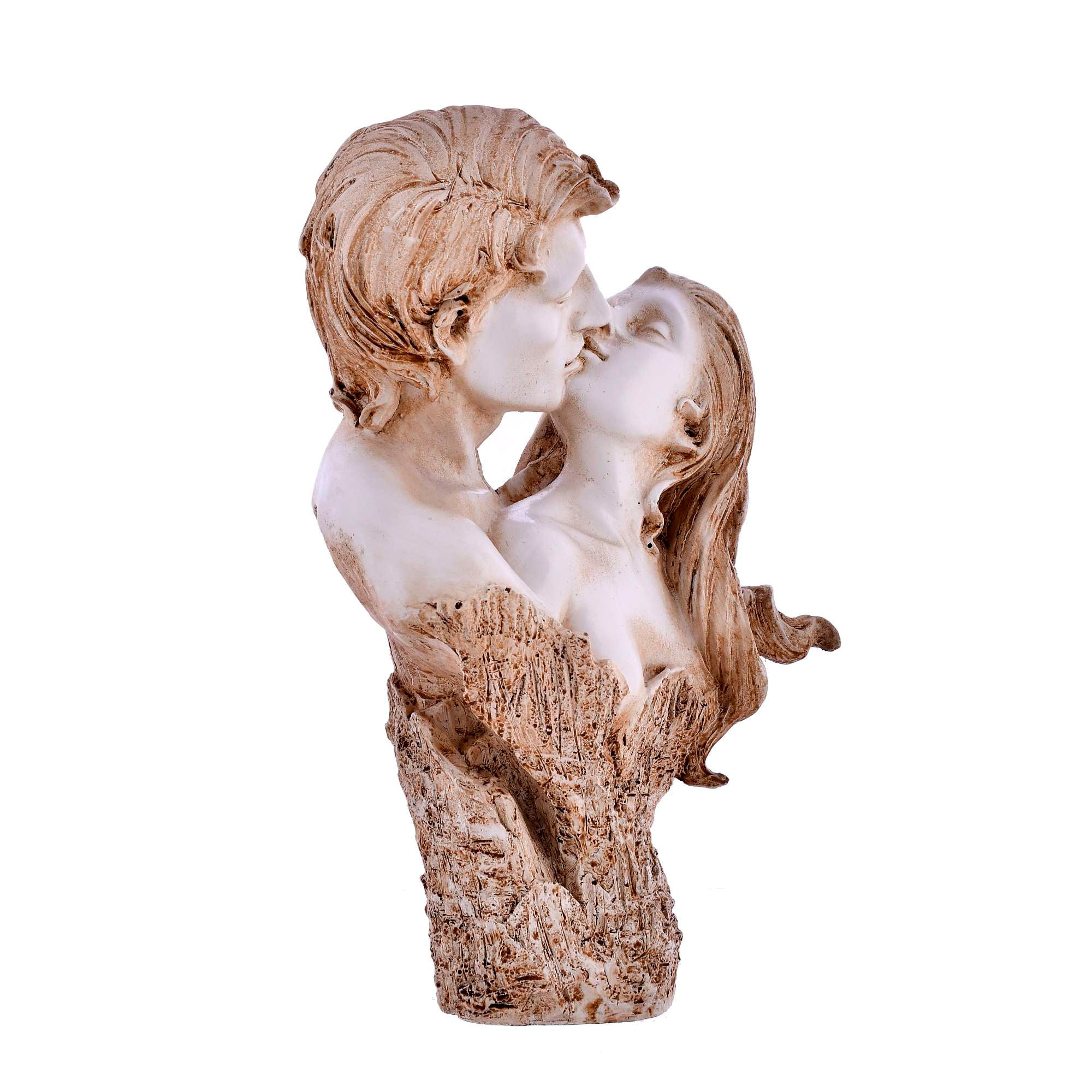 COUPLE STATUE