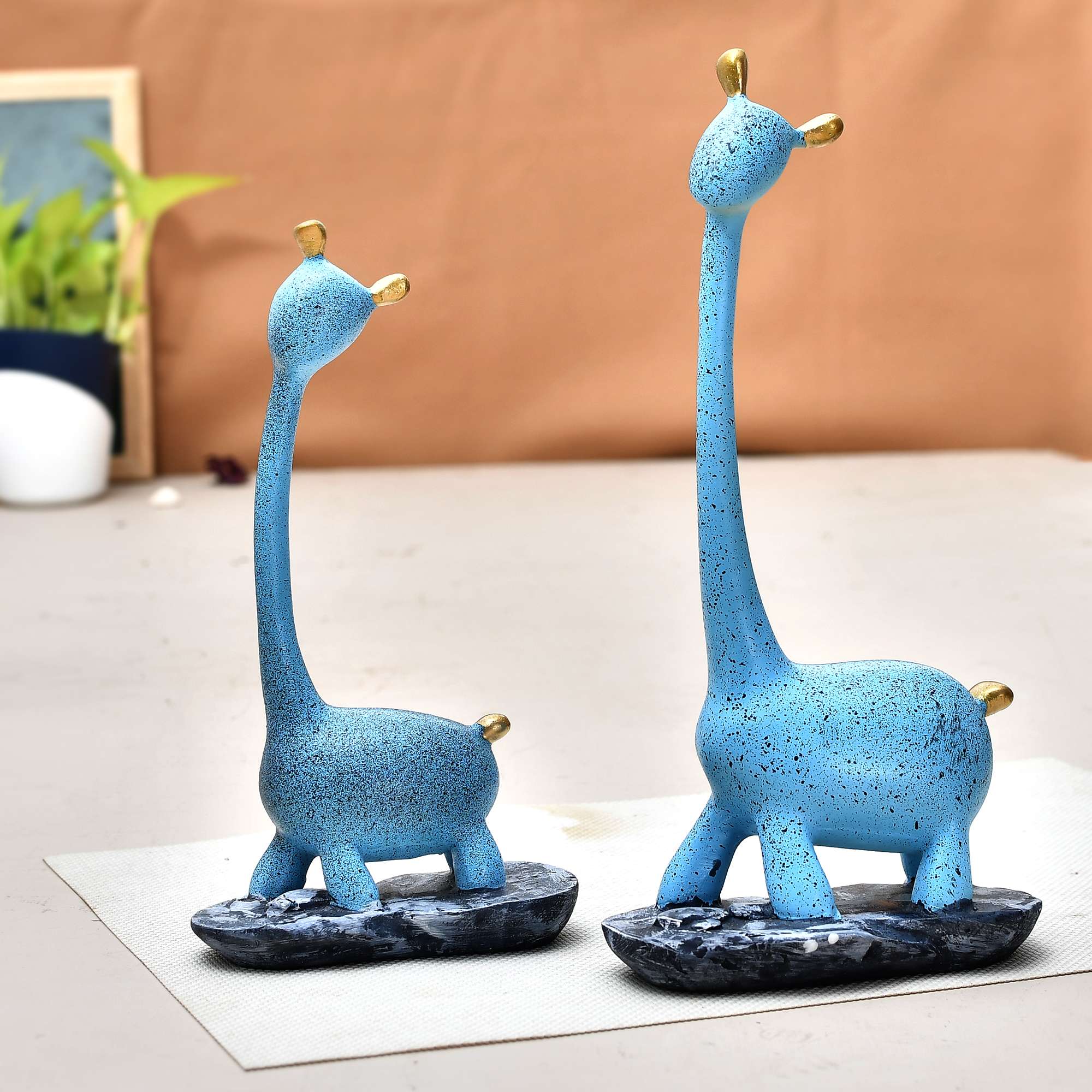 Giraffe Pair